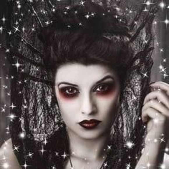 Meet your Posher, Amy - Picture 1 of 1